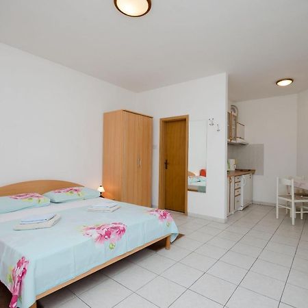 Apartments Branimir Novi Vinodolski Exterior foto